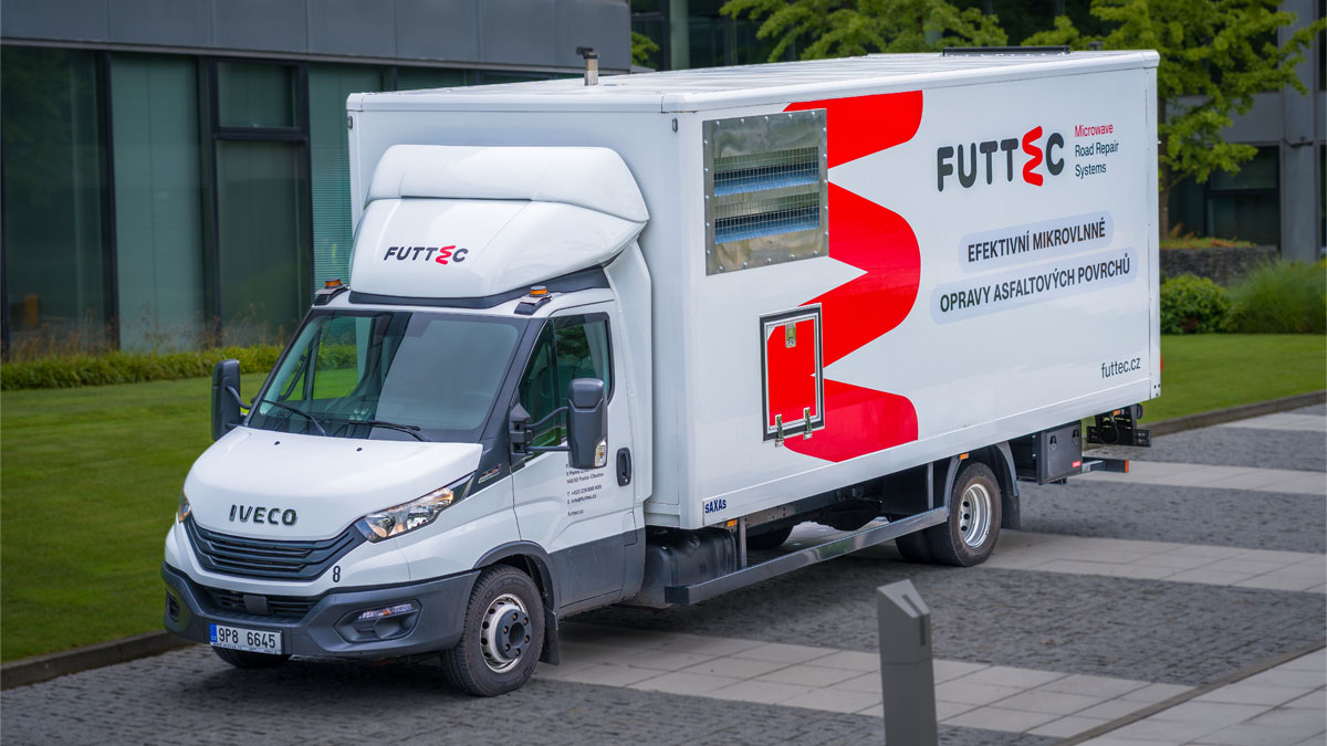 Truck with FT-3 Patcher and FF-9 Furnaces; FUTTEC a.s.