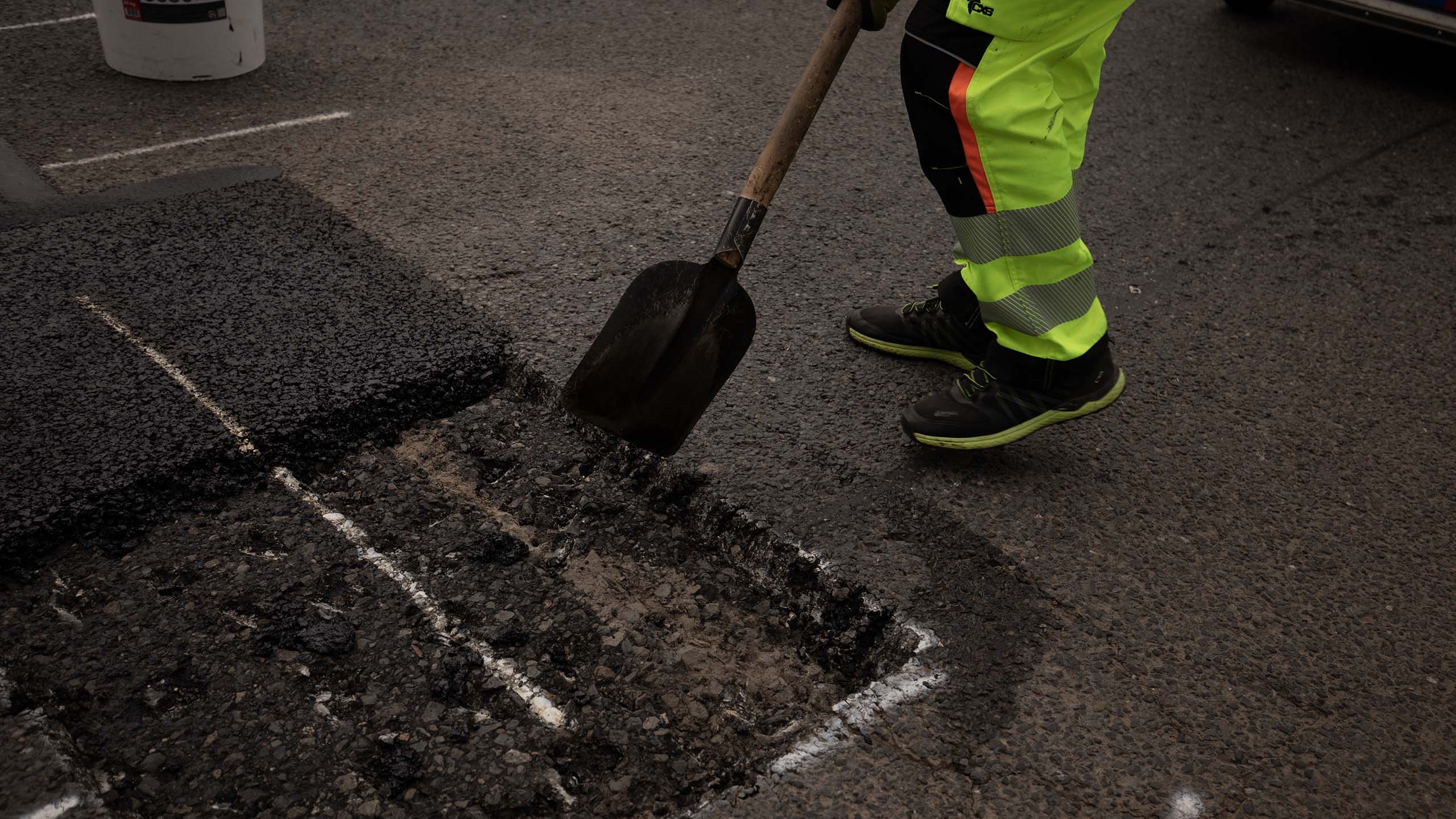 asphalt repair by FUTTEC workers