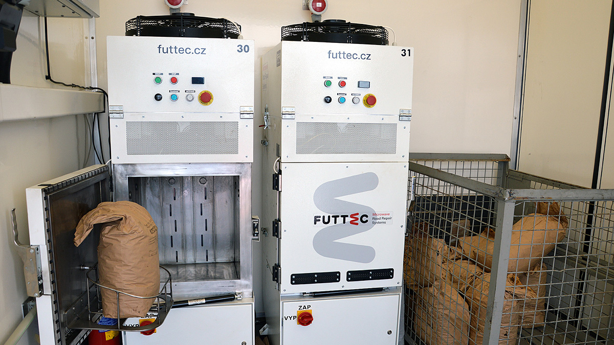 FF-9 Microwave Furnaces; FUTTEC a.s.